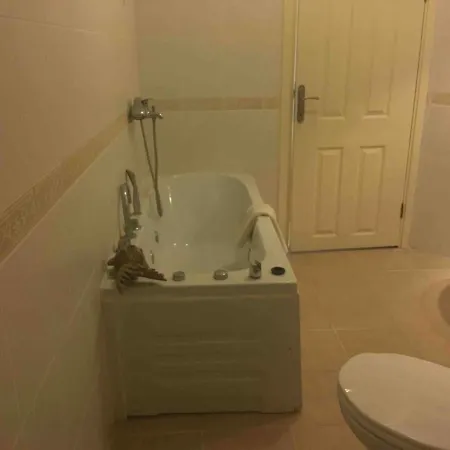 Superb Penthouse Sleeps 8 6 Beds Villa *